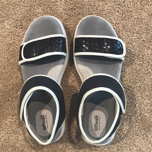 Softwalk Navy and White Sandals 6.5N